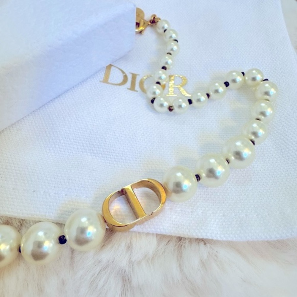Dior Pearl & CD Logo Choker Necklace - Picture 4 of 6